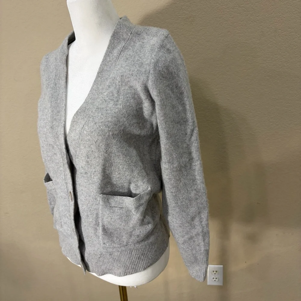 Banana Republic Cardigan Sz M Italian wool/cashmere blend Gray Casual Minimalist - Picture 3 of 10
